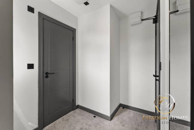 Luxury Living On Chandos Street Main Photo