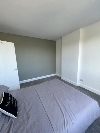 Spacious double room to let - CV6 Main Photo