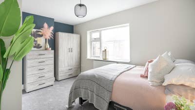 3X Ensuite Rooms Available  Main Photo