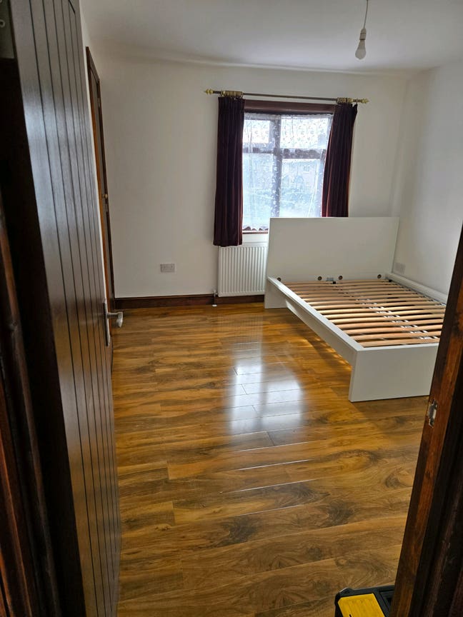 Single room &pound;650  Main Photo