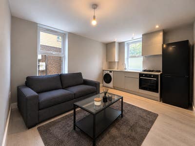Ground Floor 1 Bed Flat  Willesden Green NW10 2SU Main Photo
