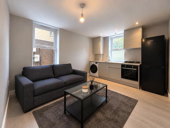 Ground Floor 1 Bed Flat  Willesden Green NW10 2SU Main Photo