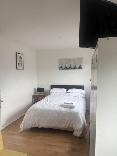 🏠 Fully Furnished Studio Flat – HA9 6RP, Wembley  Main Photo