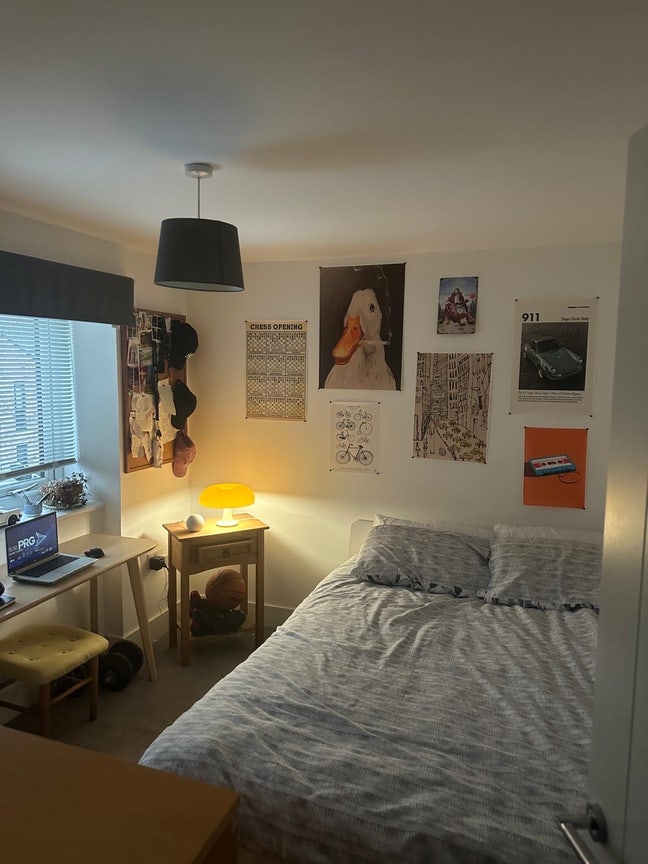 Double Room Available in Friendly Houseshare Main Photo