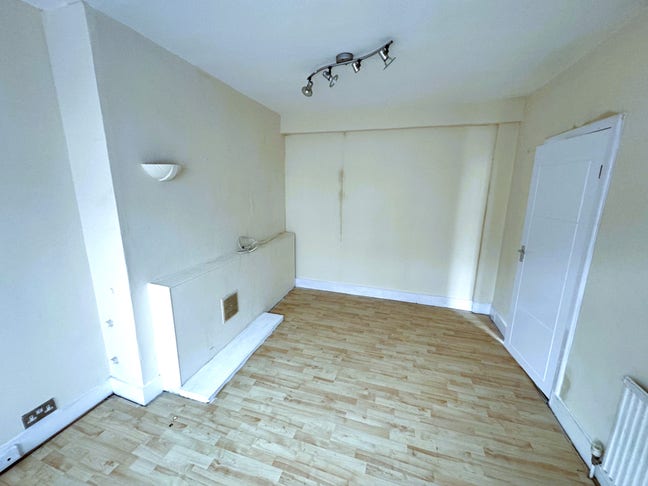 3/4 Bed House Chadwell Heath &pound;2350 Pcm Main Photo