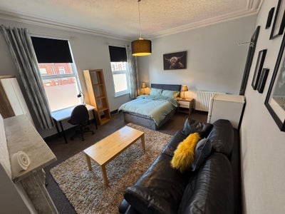 *Last Double Room* Antrim Road ** Free Now!!** Main Photo