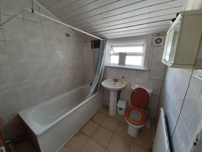 🏠 Part-Furnished Room Available – E7 Main Photo
