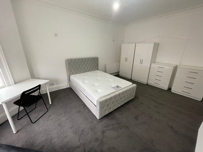 Double Room Quiet & Clean House W/garden Main Photo