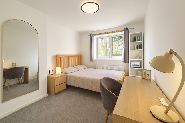  Double Room in the Hub of Whitechapel Main Photo