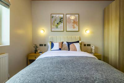 En-Suite Double Room in Modern Professional House  Main Photo