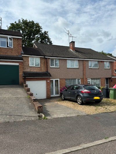 Furnished Double Room (Bills Included) Broadfields Main Photo