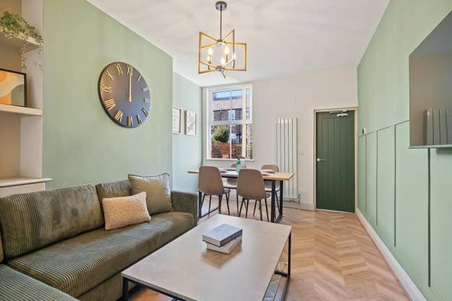 Perfect All inclusive Ensuite & Studio Rooms. Main Photo