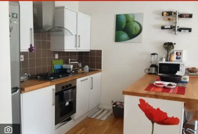 Light double room to let Main Photo