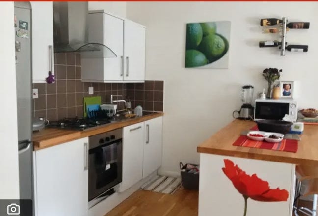 Light double room to let Main Photo