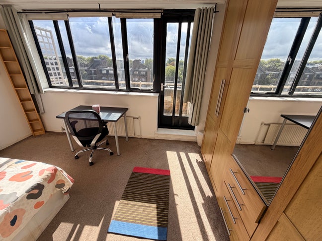 Fabulous Master-Private Balcony-All incl-MOVE ASAP Main Photo