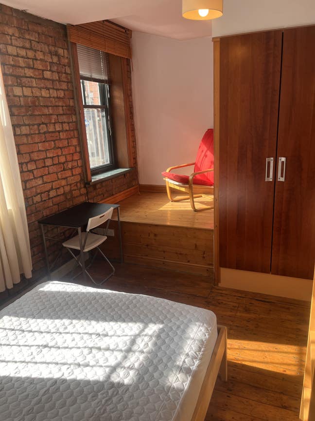 Lovely ground floor en-suite bedroom  Main Photo