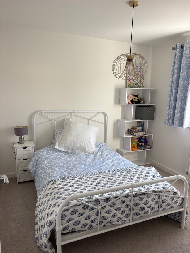 Bridgwater Room & Bathroom Main Photo