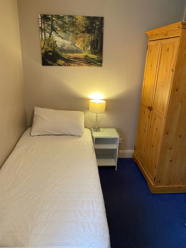 Peaceful single room near Bedford Station Main Photo