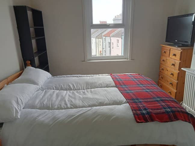 Comfortable double room in peaceful house Main Photo