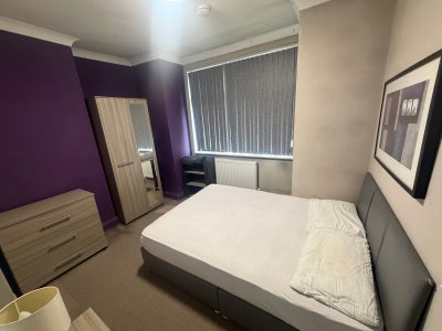 Furnished En-suite Room to rent- Harrow HA3 Main Photo