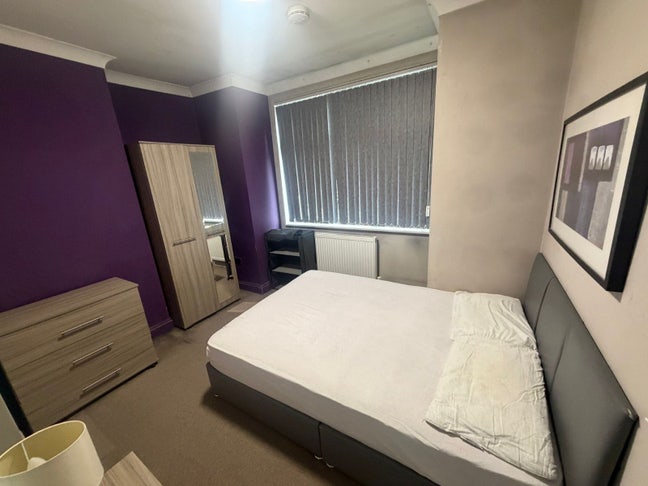 Furnished En-suite Room to rent- Harrow HA3 Main Photo