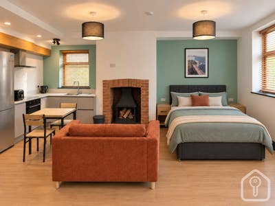 Brand new flats with kitchenette- bills included Main Photo