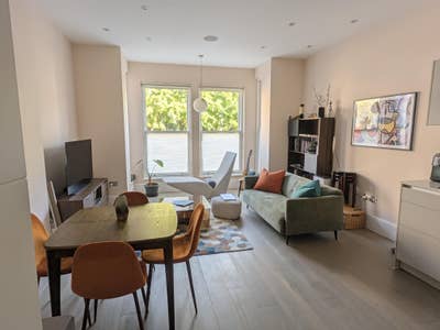 Luxury Ensuite King Room w/ Walk in Wardrobe Main Photo