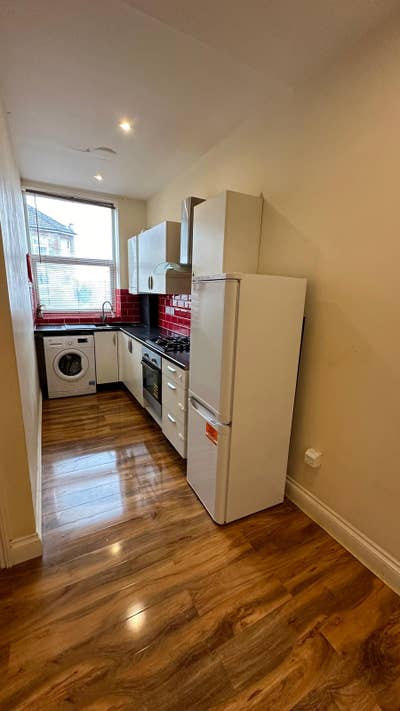 2-Bedroom Flat – Leyton available in E11 Main Photo