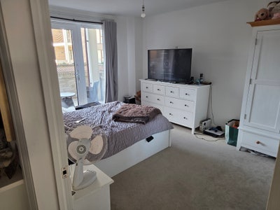 Large double room furnished  Main Photo
