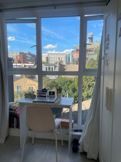Sunny Bedroom in West London with Private Bathroom Main Photo