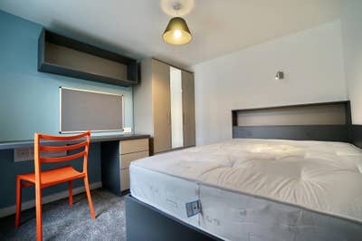 Modernised 4 bed HM0 ideal for a group to share  Main Photo