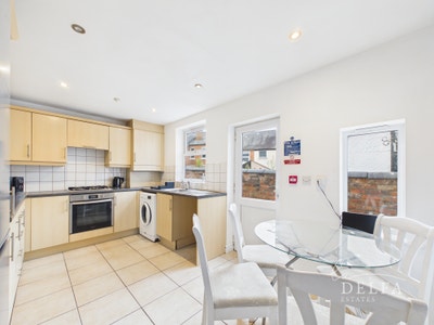 5 Bedroom House Share Close to University Main Photo