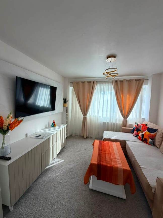 Modern 1-Bedroom Apartment |W6 8Ps| Main Photo