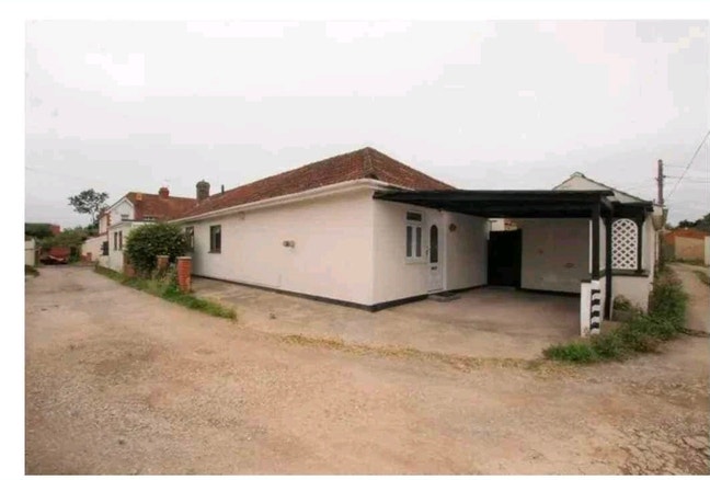 1 Bedroom Furnished Bungalow Main Photo