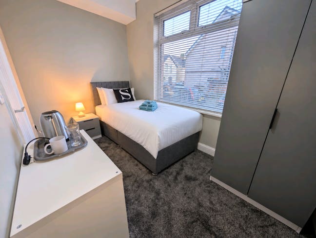 X1 Ensuite Room on Bae's Doorstep - Ideal Location Main Photo