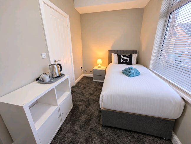 X1 Ensuite Room on Bae's Doorstep - Ideal Location Main Photo