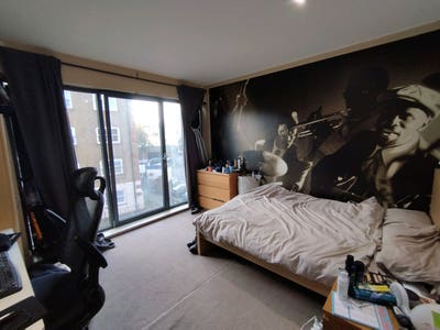 Double Room in Spacious four bed Limehouse flat Main Photo