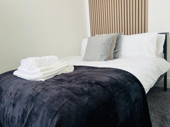All Inclusive One Bed Apartment in the CIty Centre Main Photo