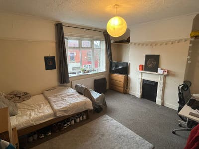Room 3 in Methleys, Chapel Allerton 15th November  Main Photo