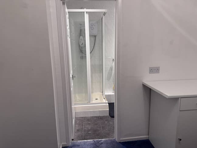 Beautiful En- Suite room  Main Photo