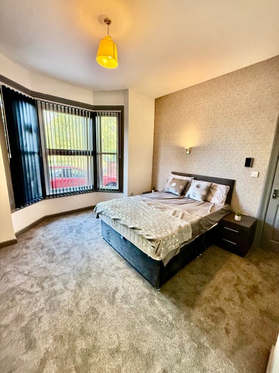 New ensuite available now  Main Photo