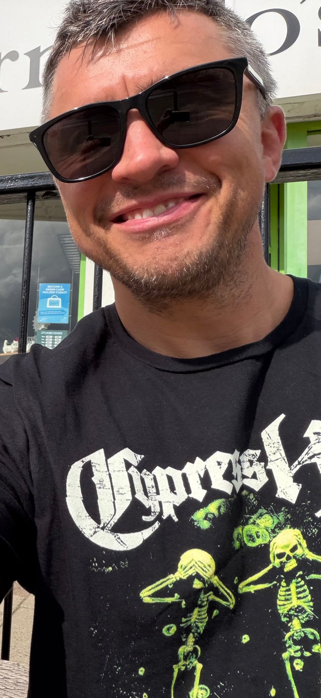 43 yr old man looking for double room near c2c Main Photo