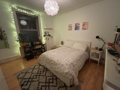 One Double bedroom in house with garden Main Photo