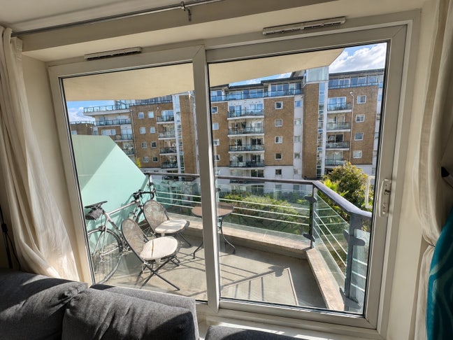Large Double Room – Bluewater House, Wandsworth Main Photo