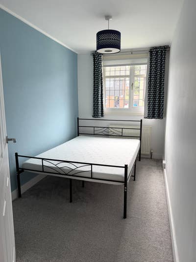 Furnished Double Room to Rent– Quiet Residential  Main Photo