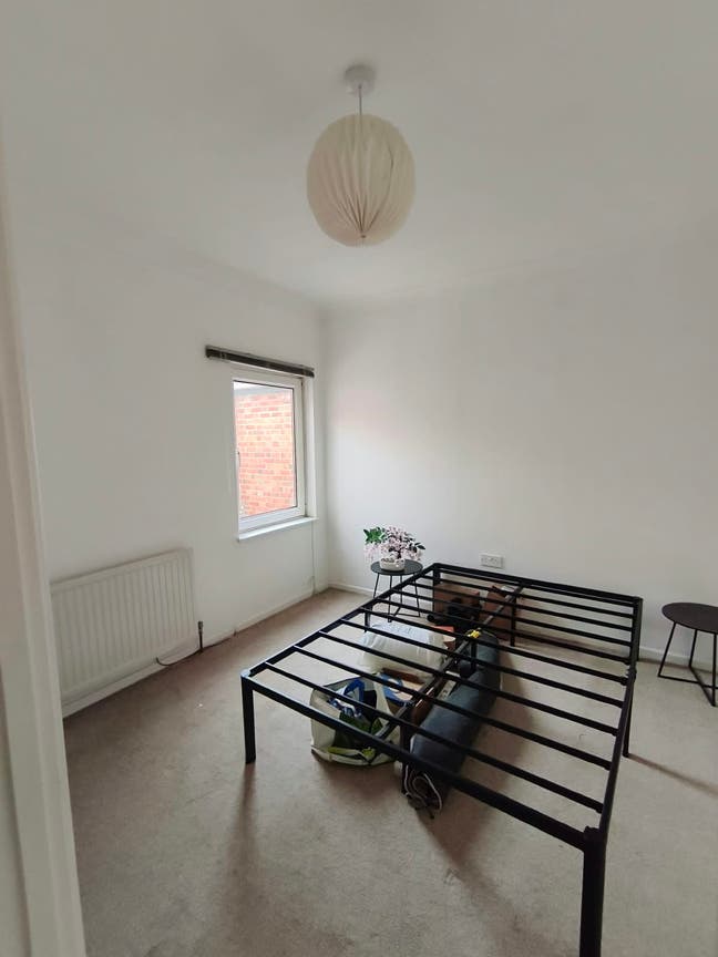 Double room available in 2-bed townhouse - Reading Main Photo