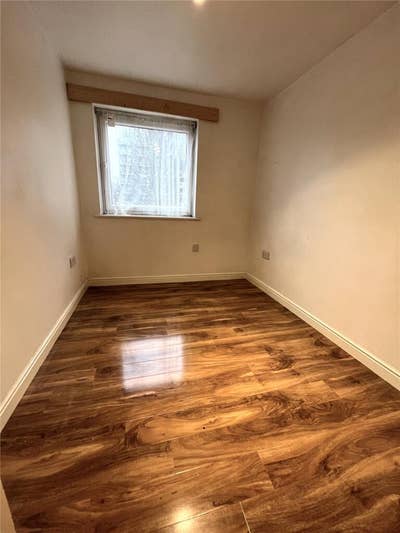 Short Term Flatshare with Owner Main Photo