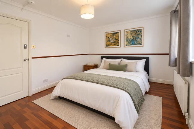 🌱 Your Own Outdoor Space | Double Room in Beckton Main Photo