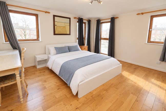 🌇 Canary Wharf on Your Doorstep | Ensuite+Double Main Photo