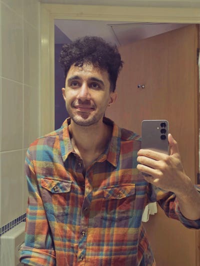 29 Journalist, looking for a room, Main Photo